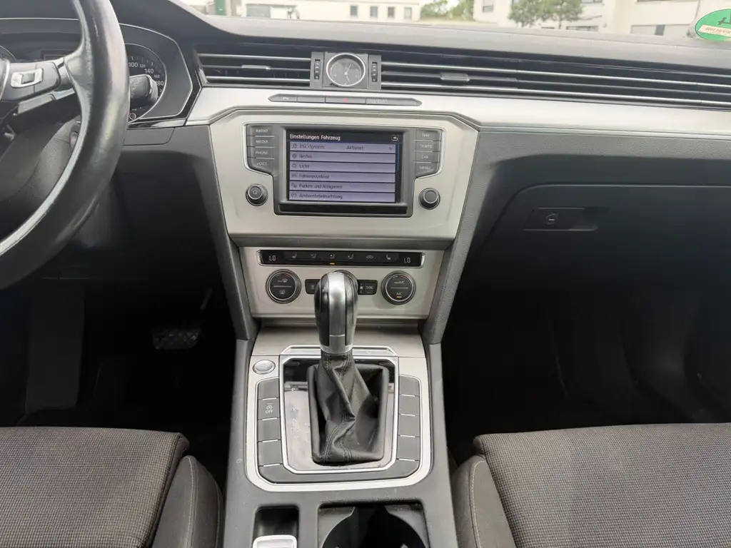 Volkswagen Passat Variant Passat | Massage | Ambiente | ACC | Kamera | TÜV Bild 15
