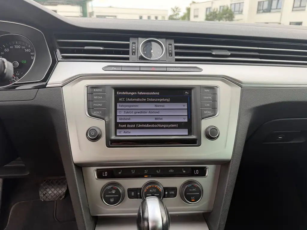 Volkswagen Passat Variant Passat | Massage | Ambiente | ACC | Kamera | TÜV Bild 19