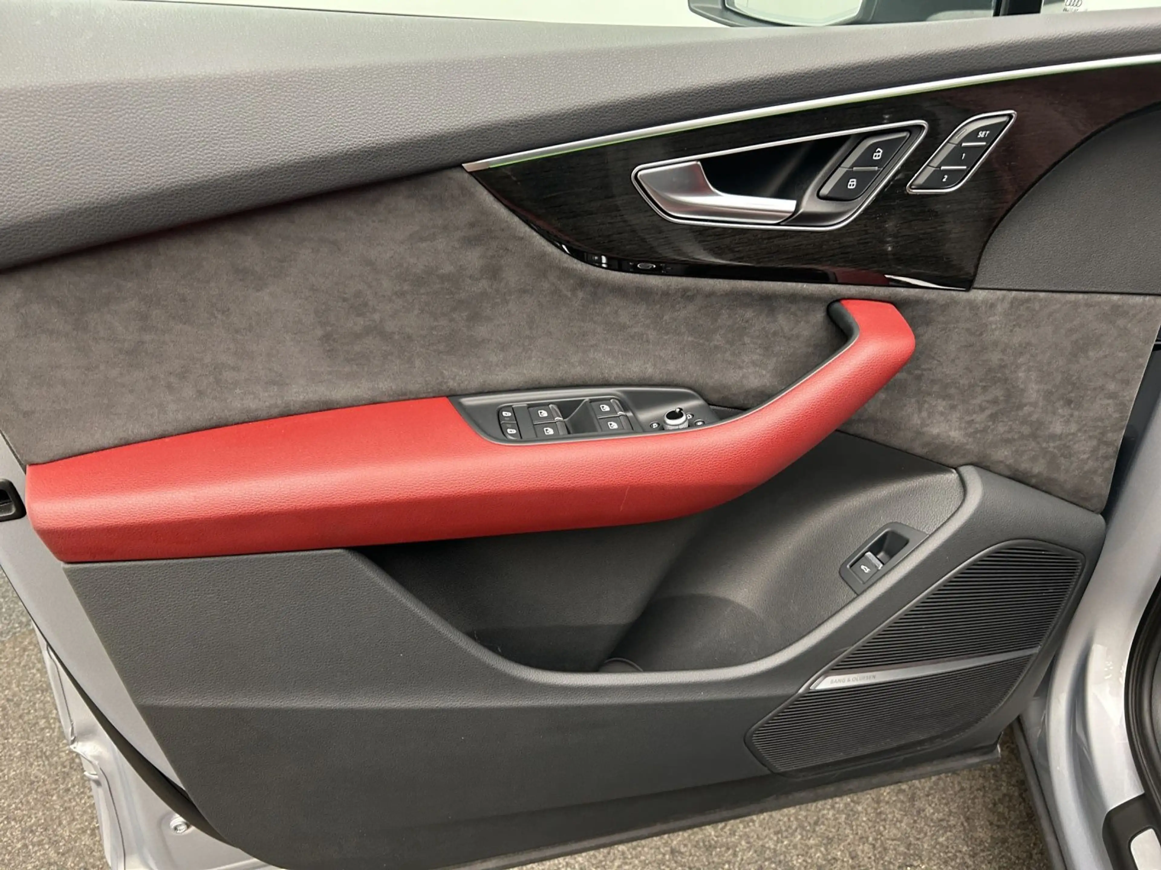 Audi SQ7 TFSI *AHK*B&O*Sitzbel.*HUD*Memory*Navi*Luft* — photo 15