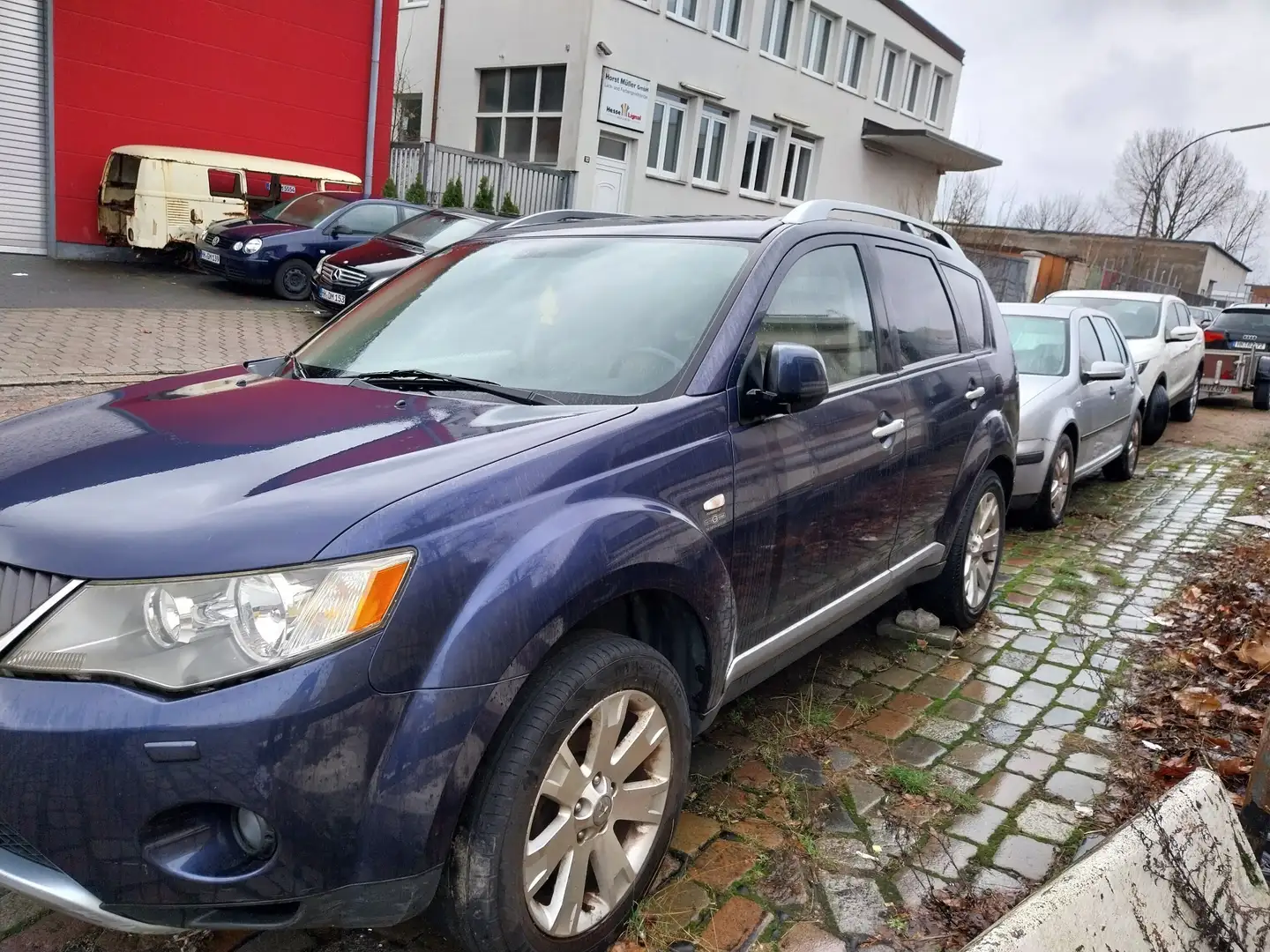Mitsubishi Outlander 2.4 4WD Automatik Intense Azul - 1
