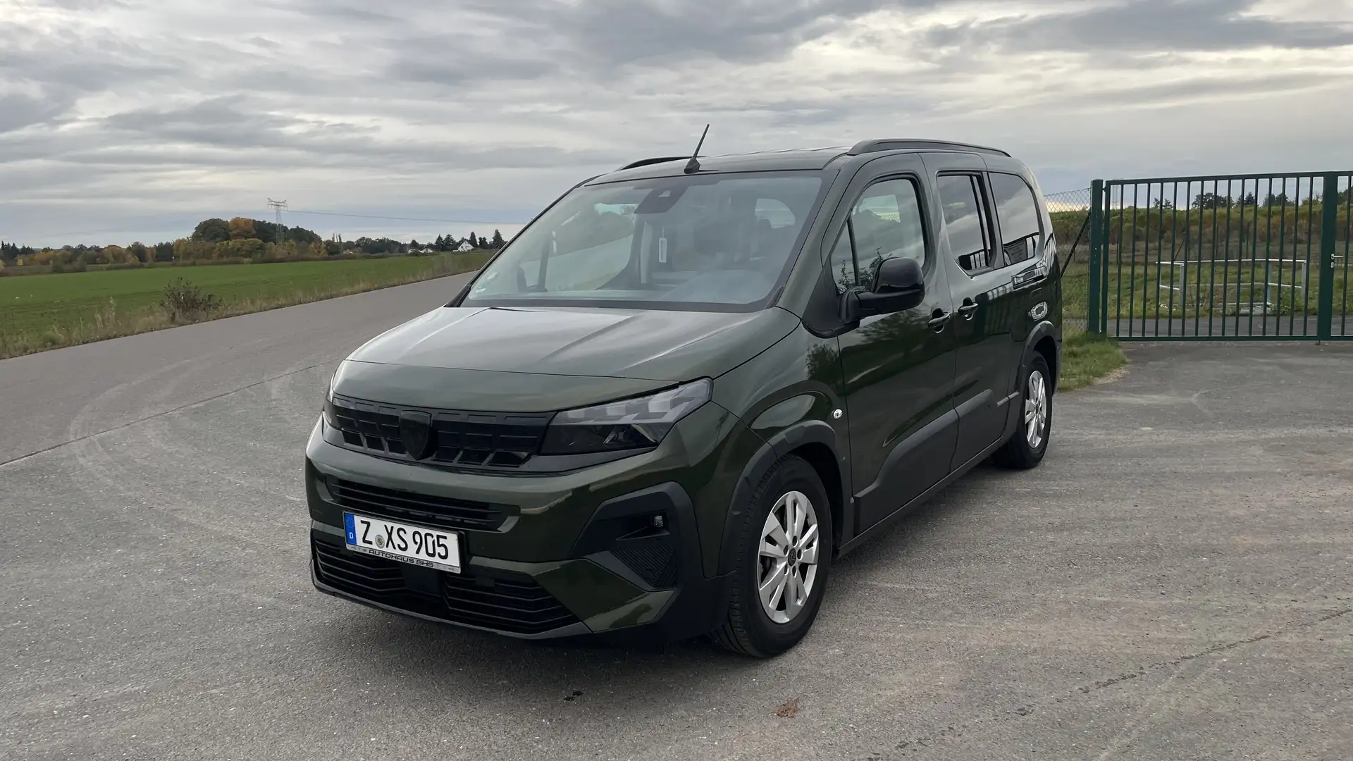 Peugeot Rifter N1 BlueHDI 130 L2 EAT8 Allure Grün - 1