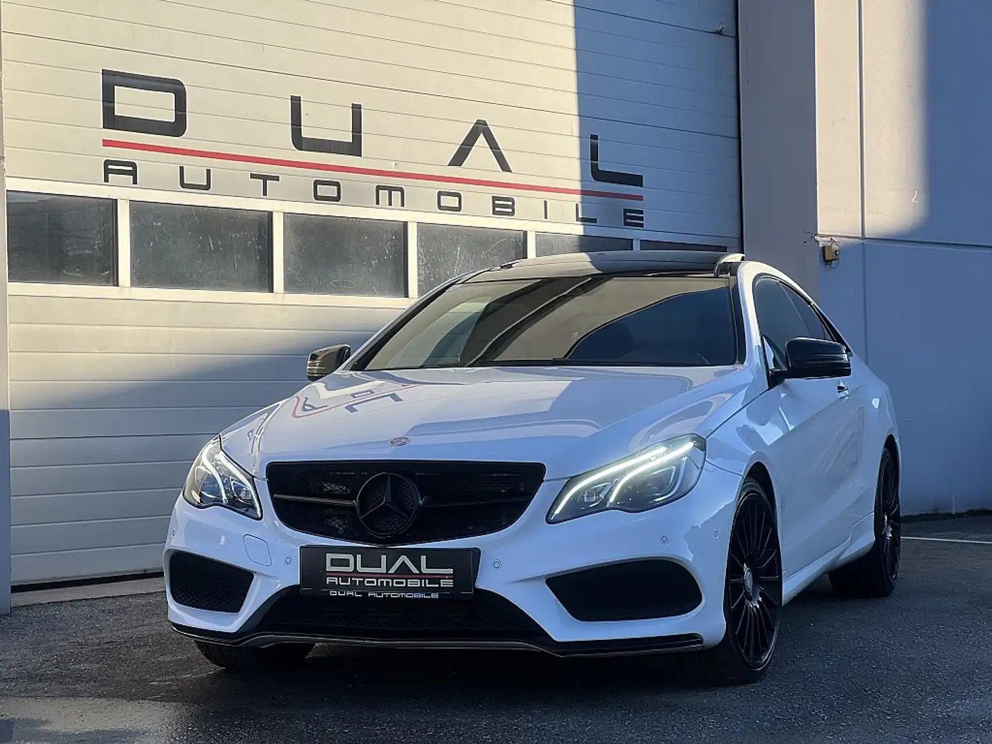 Mercedes-Benz E 220 CDI Aut./AMG-LINE/PANO/LED/NAVI/RFK Weiß - 1