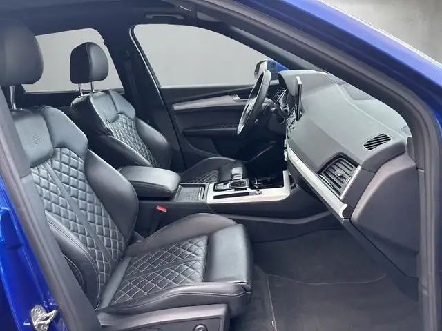 Audi Q5 view 14