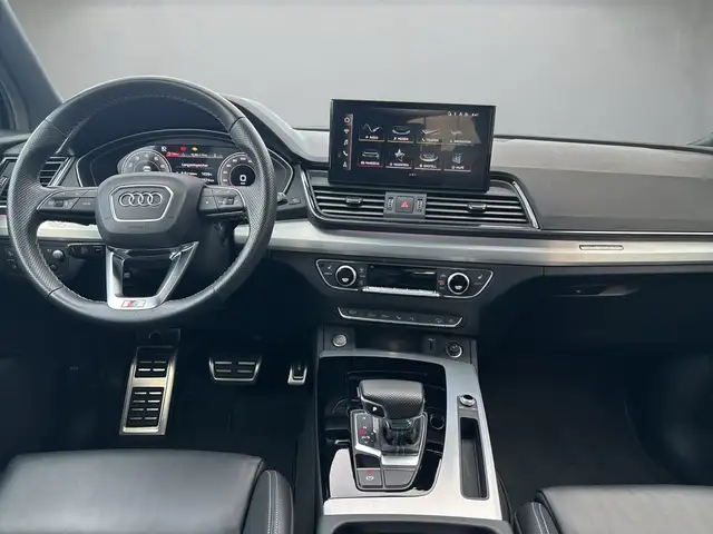 Audi Q5 view 9