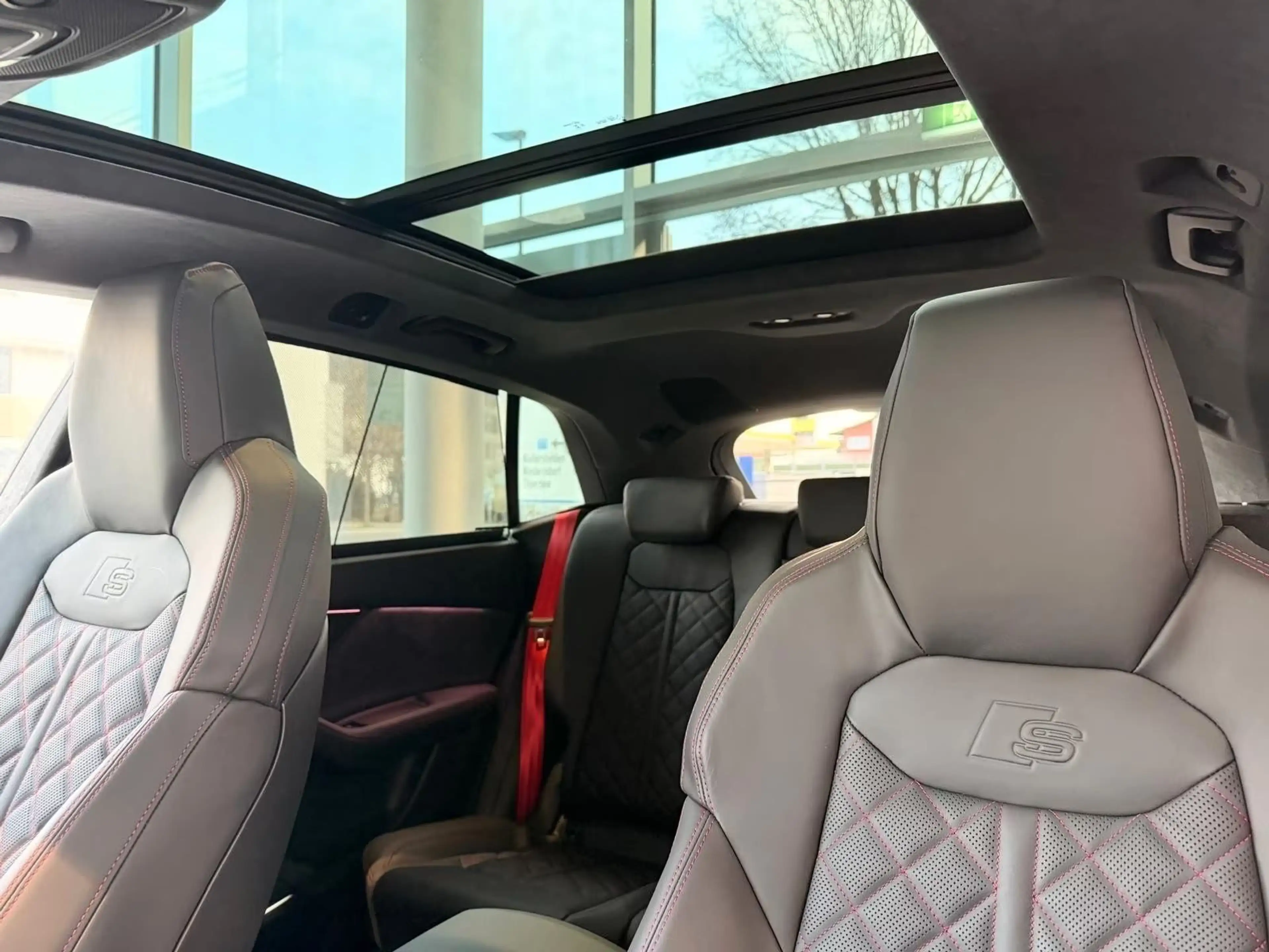 Audi Q8 TDI SLINE Facelift/sw/B&O/AHK/Carbon/HUD/23 — photo 5