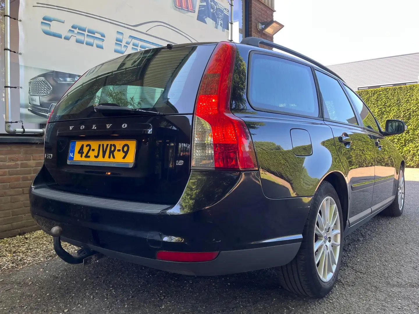 Volvo V50 1.8 Sport|Airco|Trekhaak|Handel/Export| Zwart - 2