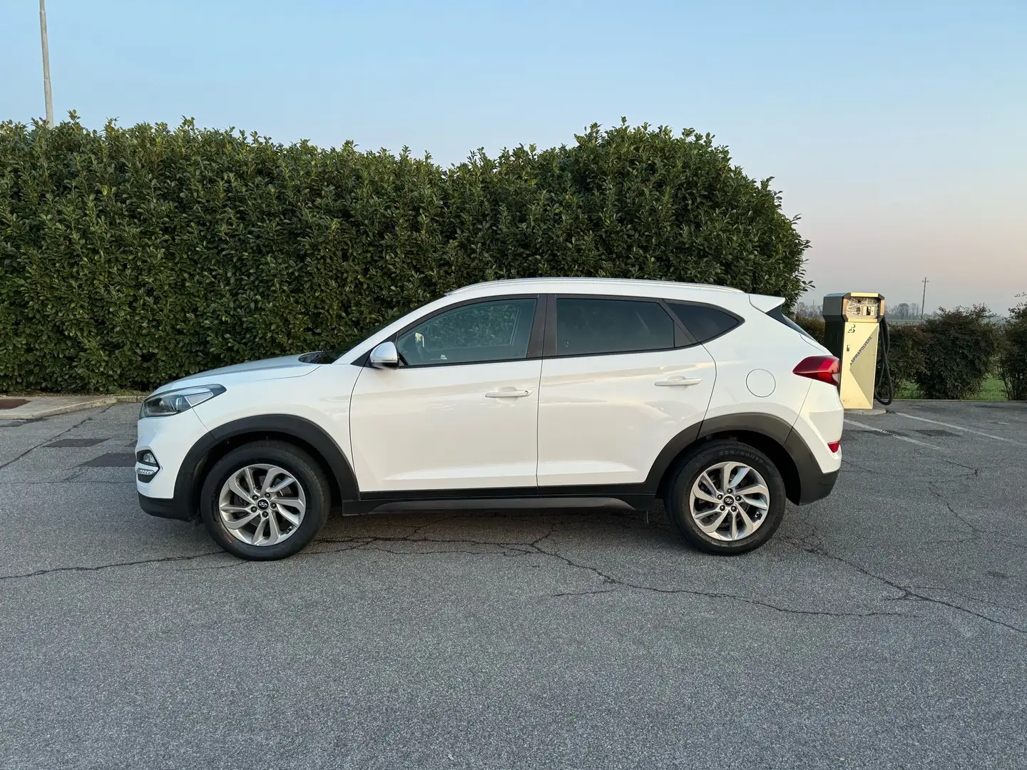 Hyundai TUCSON 1.7 crdi Comfort Plus Pack 2wd 115cv Blanco - 2
