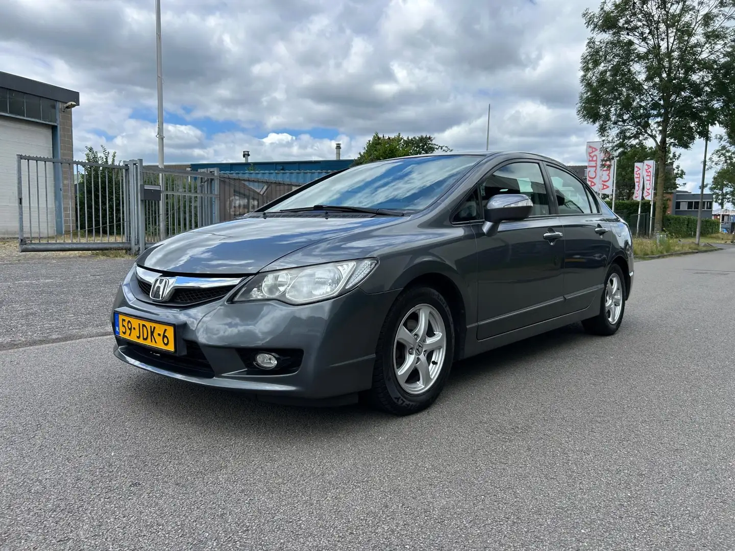 Honda Civic 1.3 Hybrid Carplay/Stoelverwarming/Cruise/Clima Grey - 1
