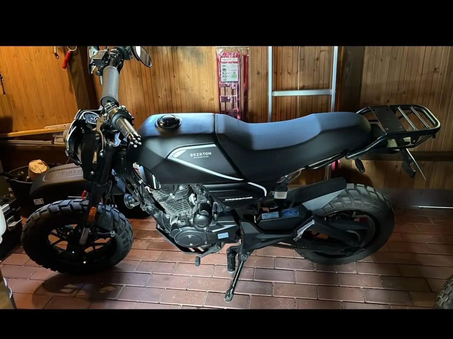 Brixton Crossfire 125 Zwart - 1