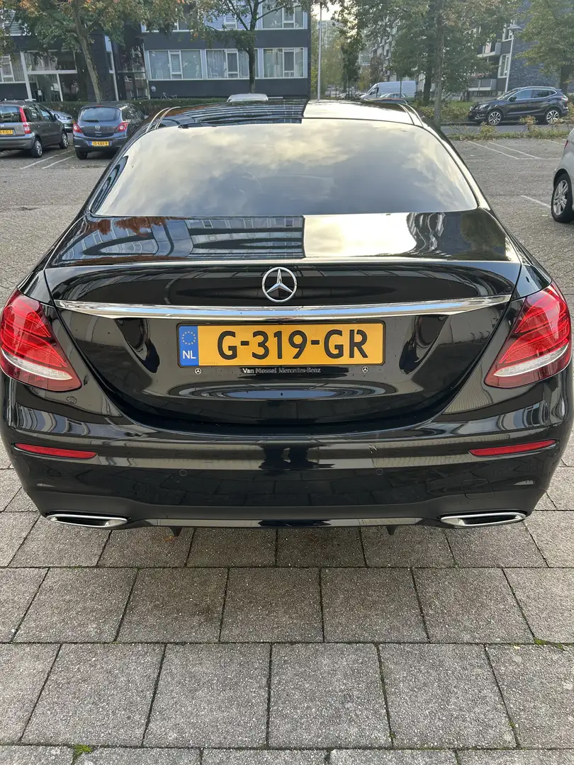 Mercedes-Benz E 220 Bns Sol. AMG Zwart - 2