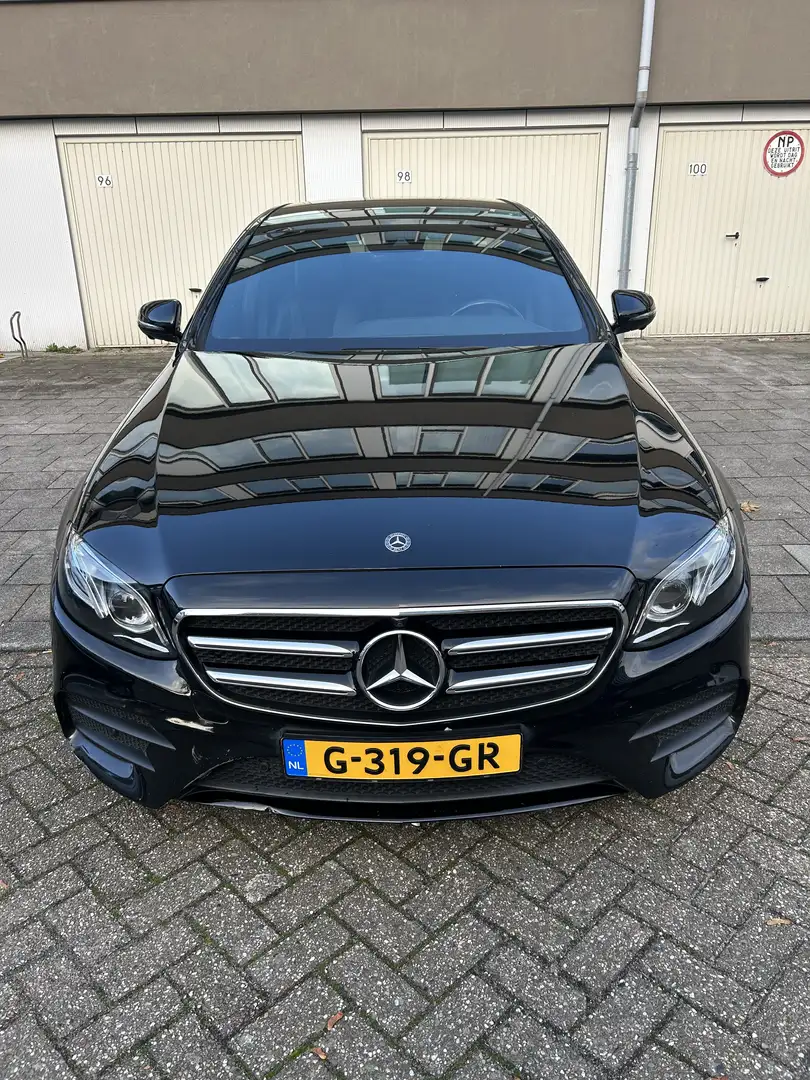Mercedes-Benz E 220 Bns Sol. AMG Zwart - 1