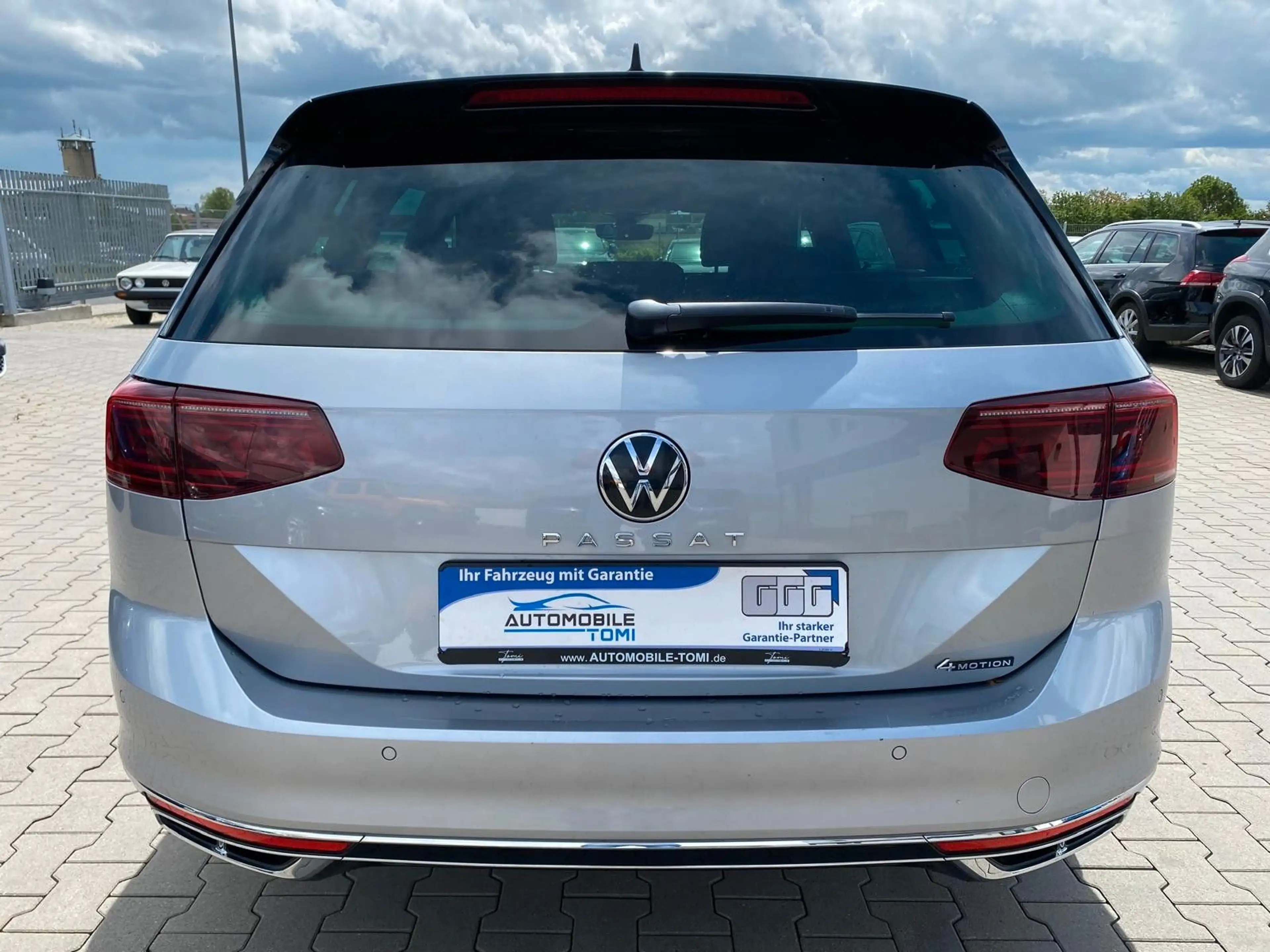 Volkswagen Passat Variant Business 4Motion/ R-Line — photo 9