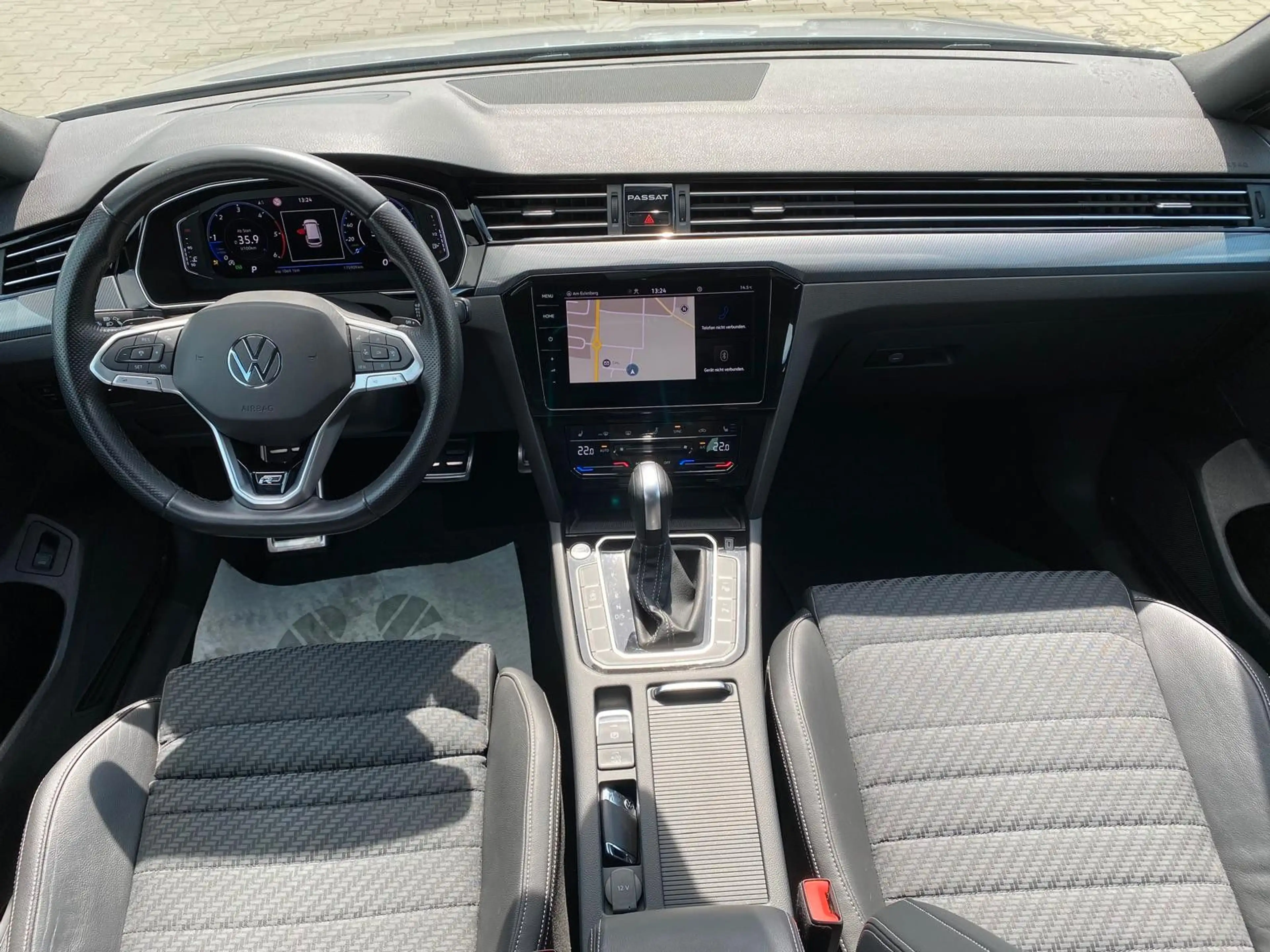 Volkswagen Passat Variant Business 4Motion/ R-Line — photo 2