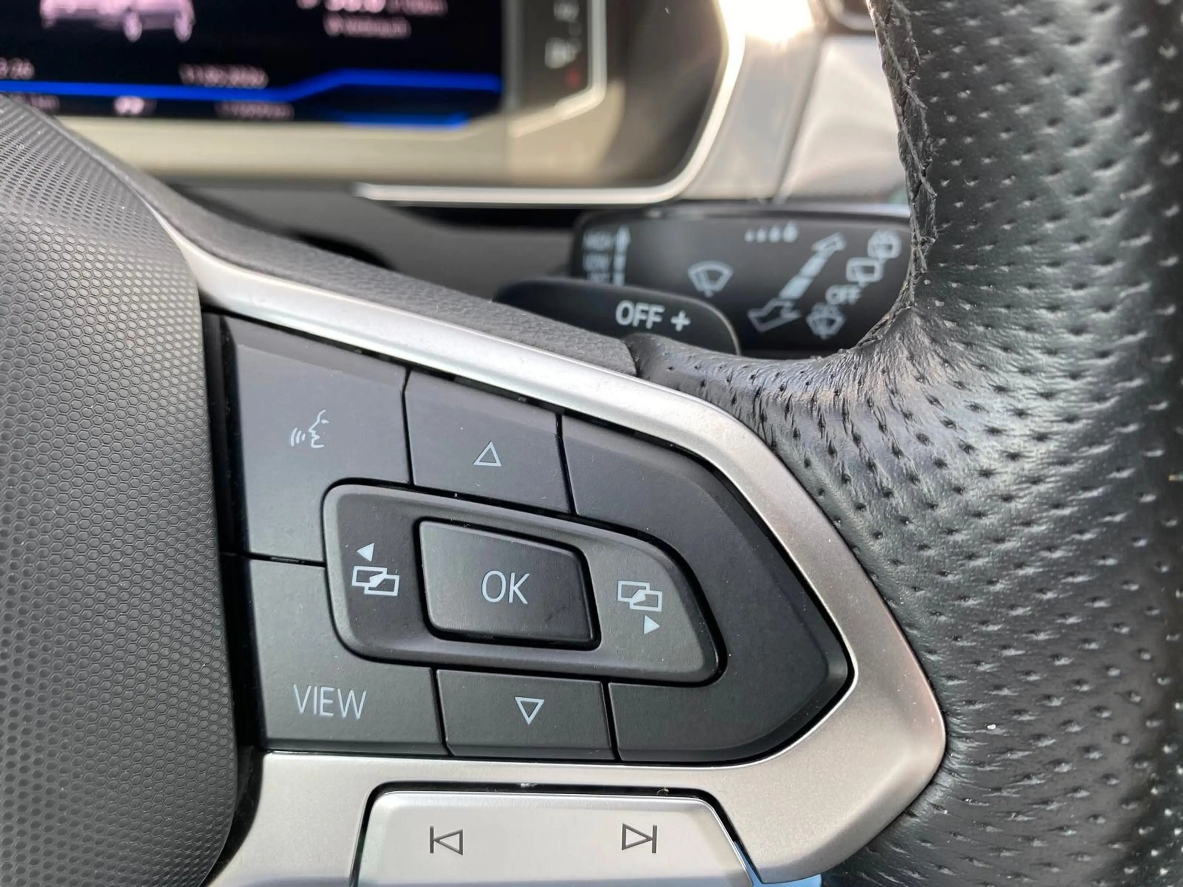 Volkswagen Passat Variant Business 4Motion/ R-Line — photo 4