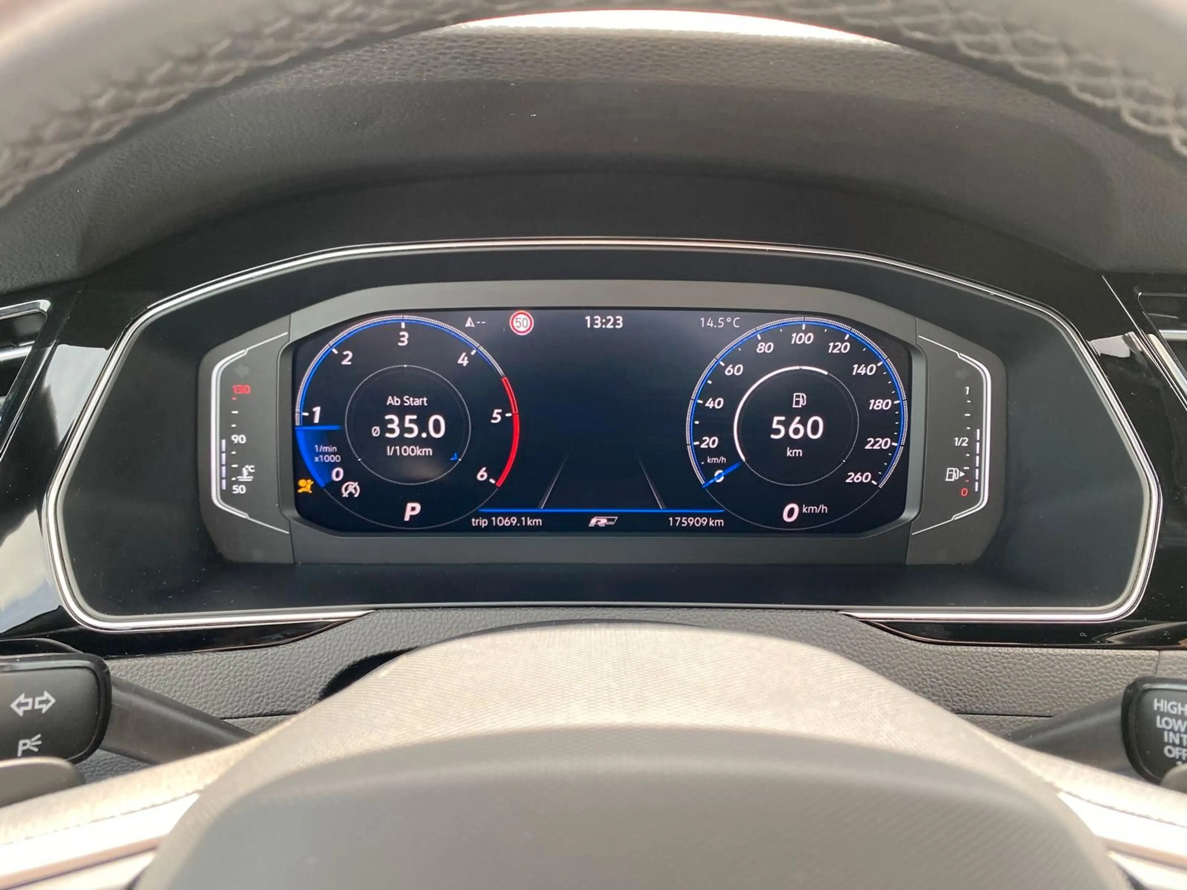 Volkswagen Passat Variant Business 4Motion/ R-Line — photo 11