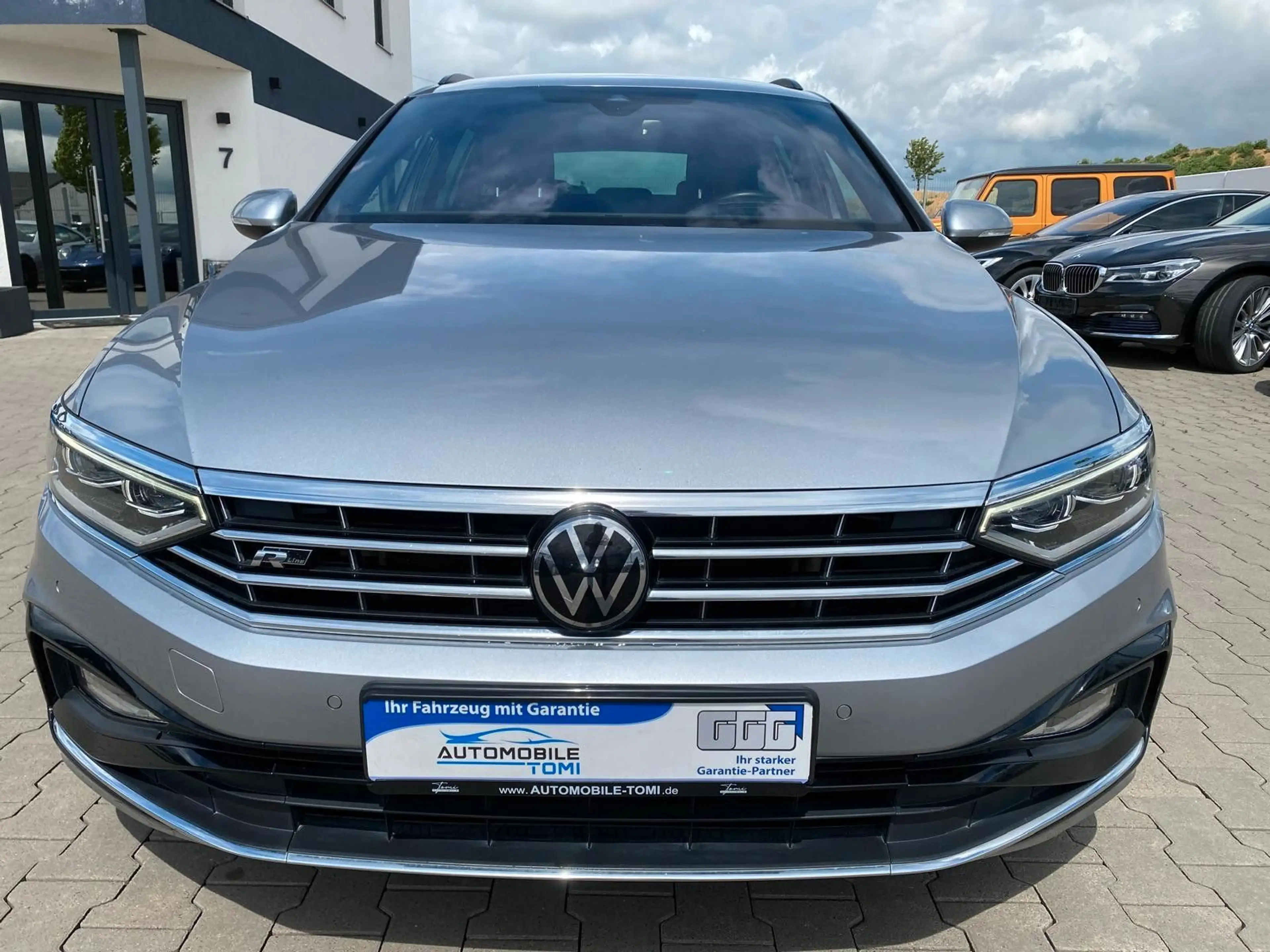 Volkswagen Passat Variant Business 4Motion/ R-Line — photo 7