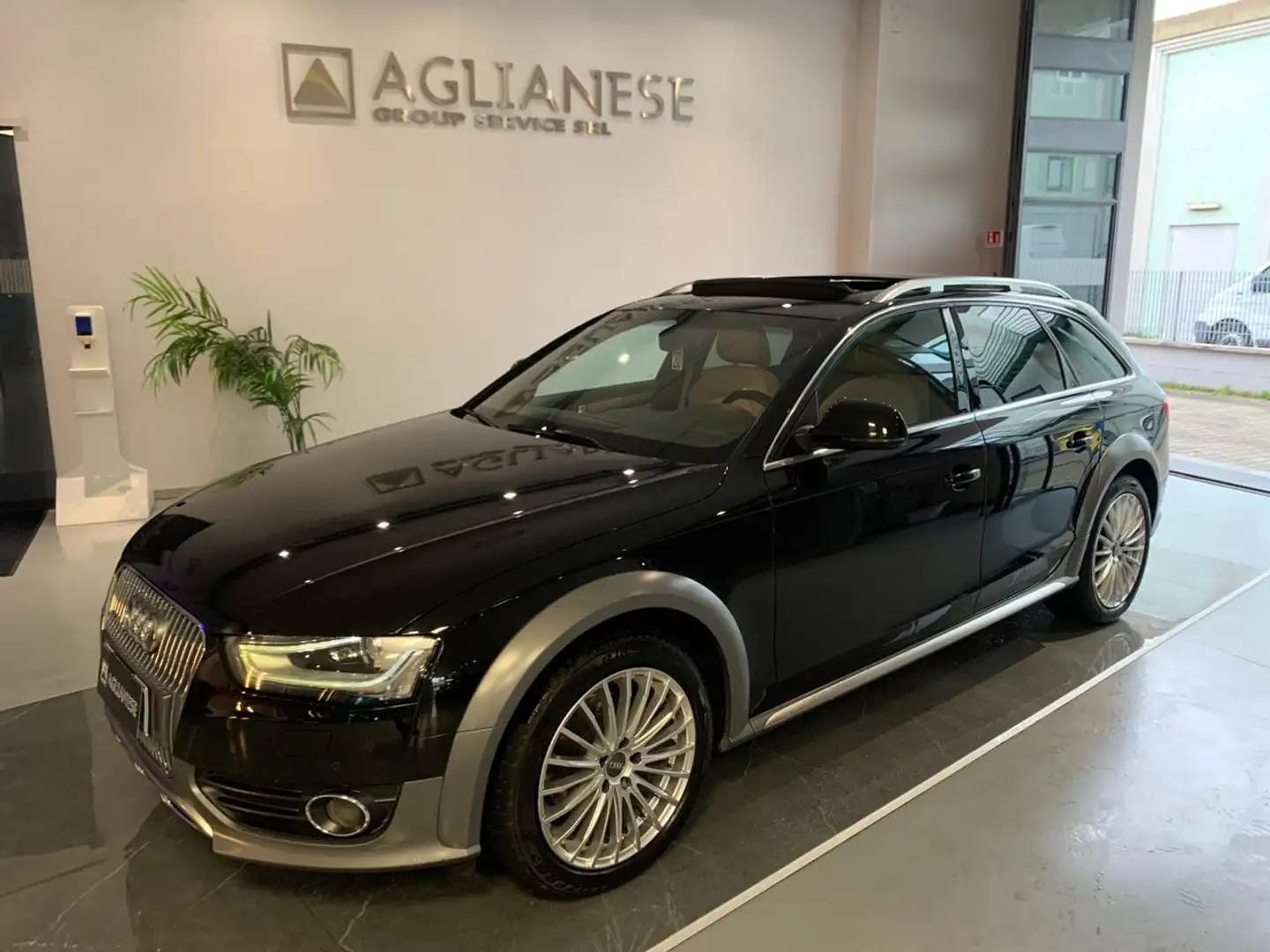 Audi A4 allroad 2.0 TDI 190 CV cl.d. S.tr. Business Plus Schwarz - 1