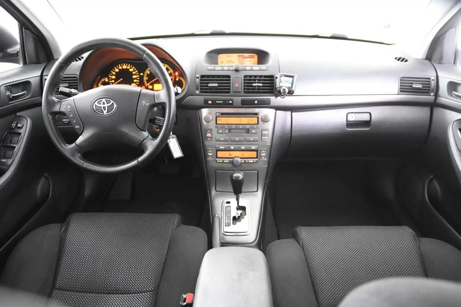 Toyota Avensis Combi Executive 2.4 Automatik *AHK* Schwarz - 2