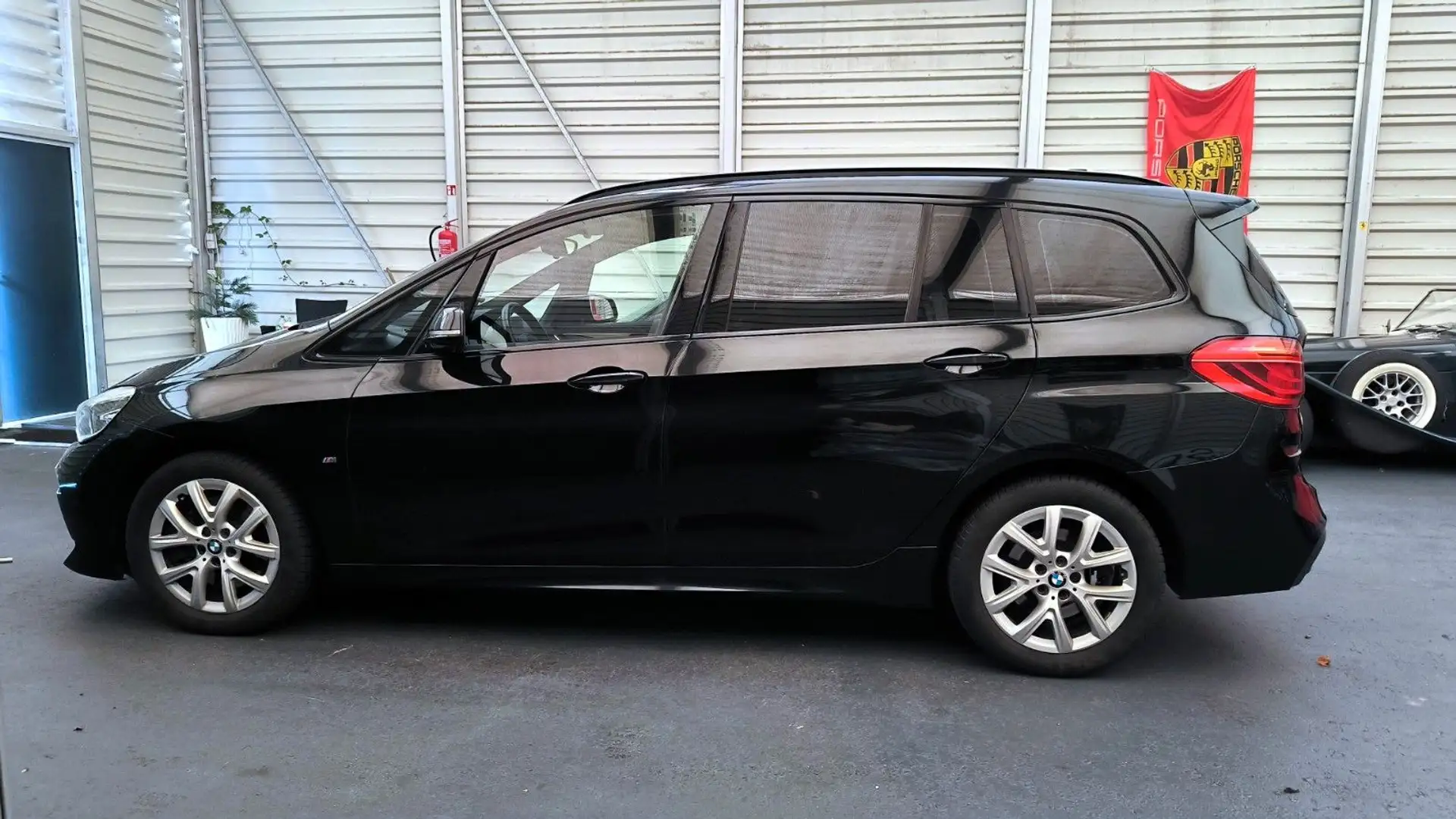 BMW 220 220d GT xDrive M-Sport Navi+ HuD H&K eSitze DDC Schwarz - 2