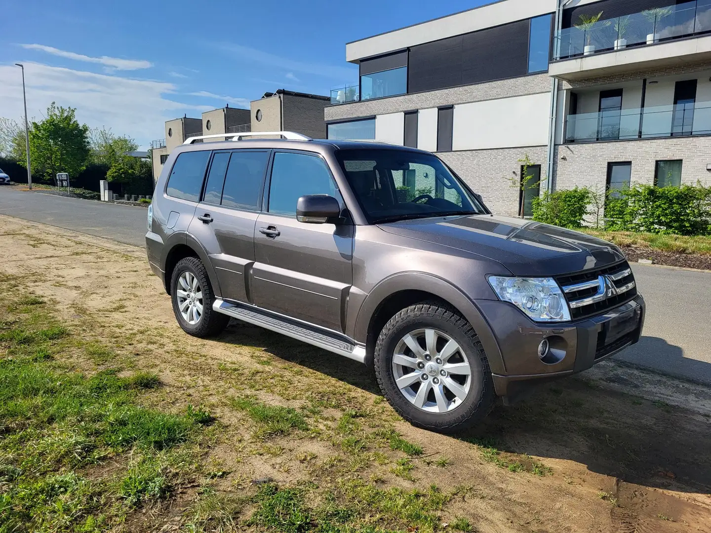 Mitsubishi Pajero 3.2 DI-D Automatik Limited Edition Maro - 1