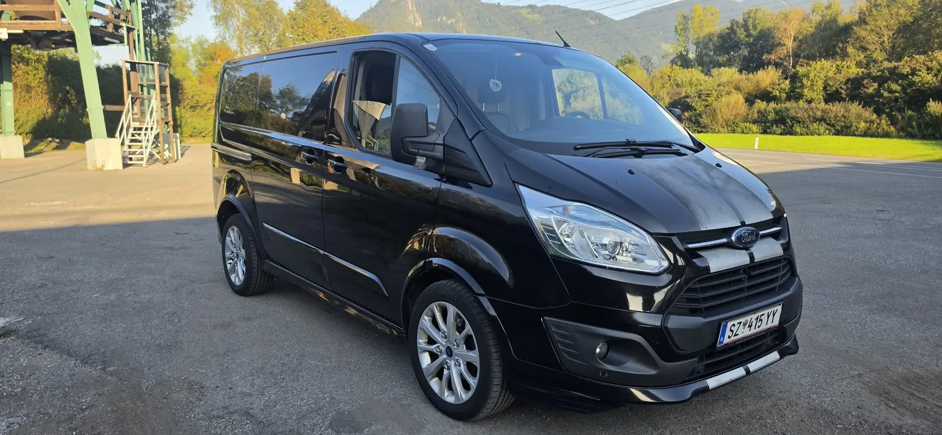 Ford Transit Custom 2,2 TDCi Sport Schwarz - 1