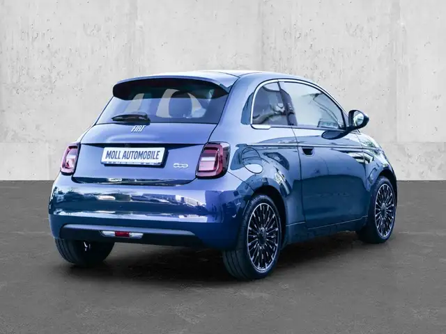 Fiat 500E view 2