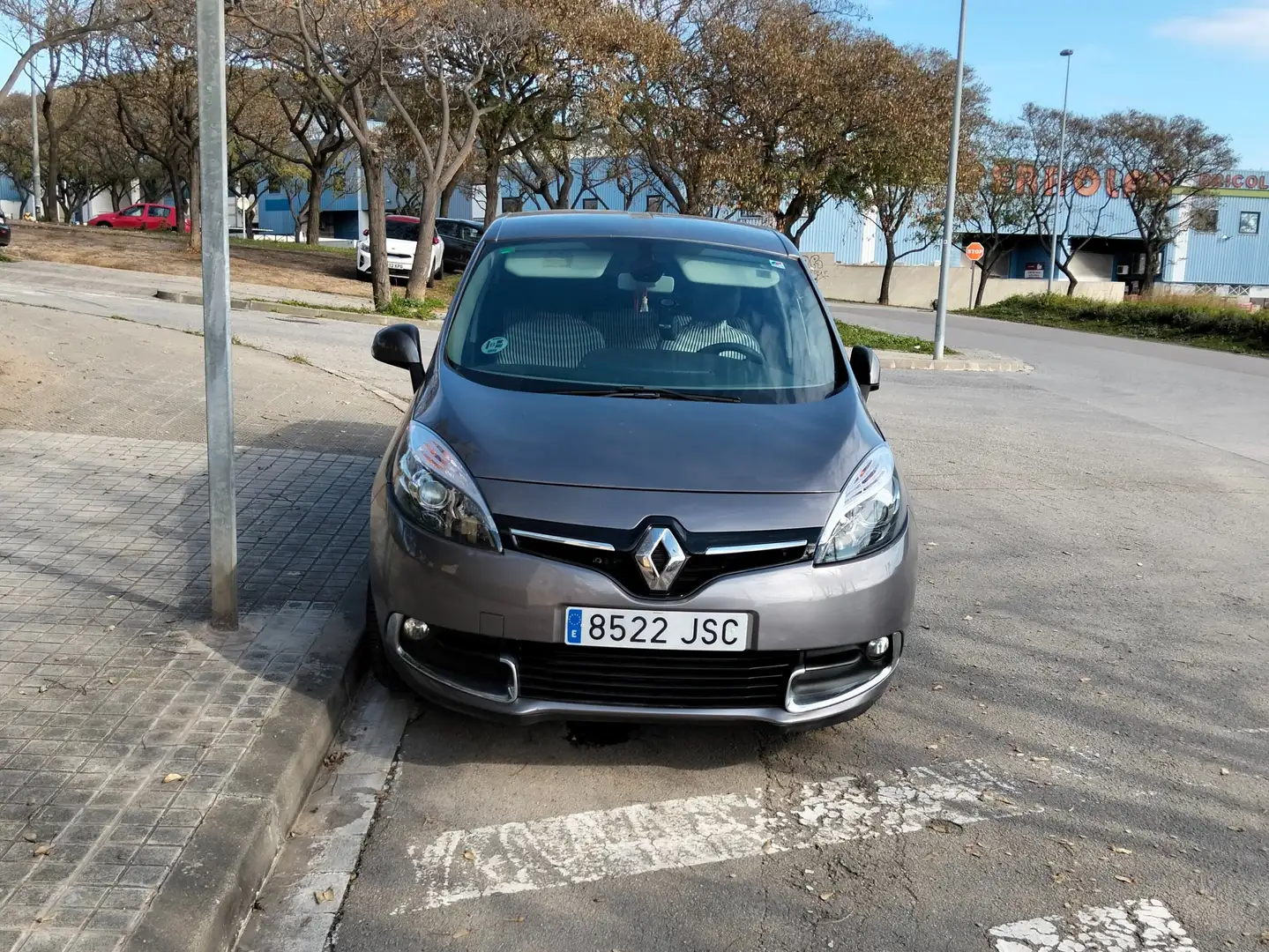 Renault Grand Scenic Grand Scénic 1.5dCi  7plasa Argintiu - 1