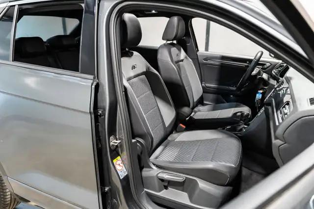 Volkswagen T-Roc view 15