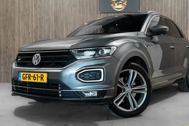 Volkswagen T-Roc view 2