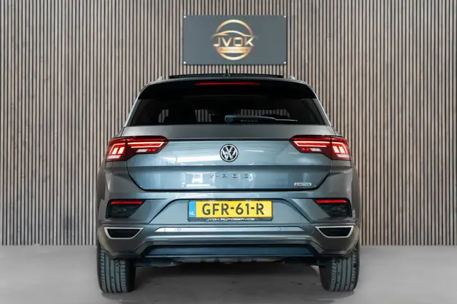 Volkswagen T-Roc view 10