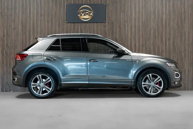 Volkswagen T-Roc view 8