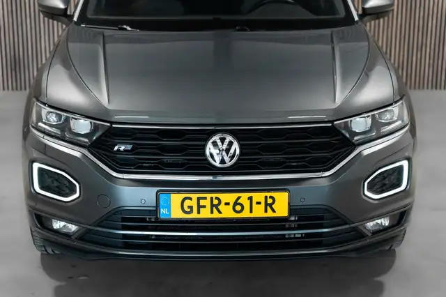 Volkswagen T-Roc view 5
