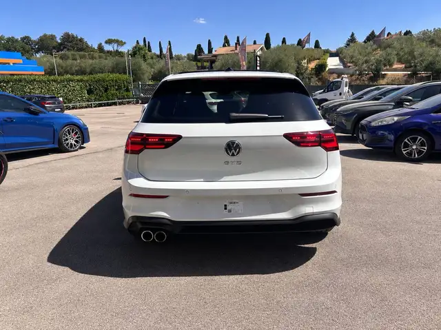 Volkswagen Golf view 6