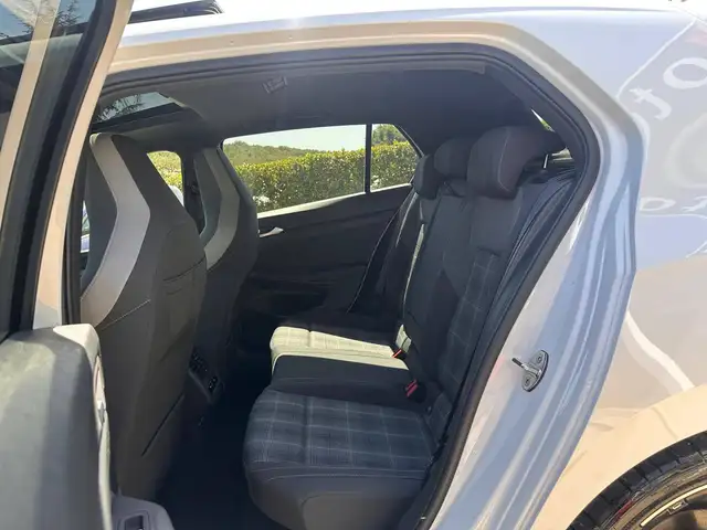 Volkswagen Golf view 15