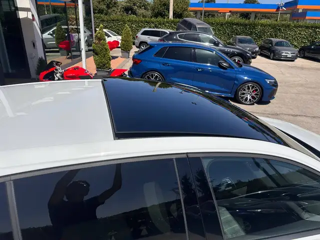 Volkswagen Golf view 9
