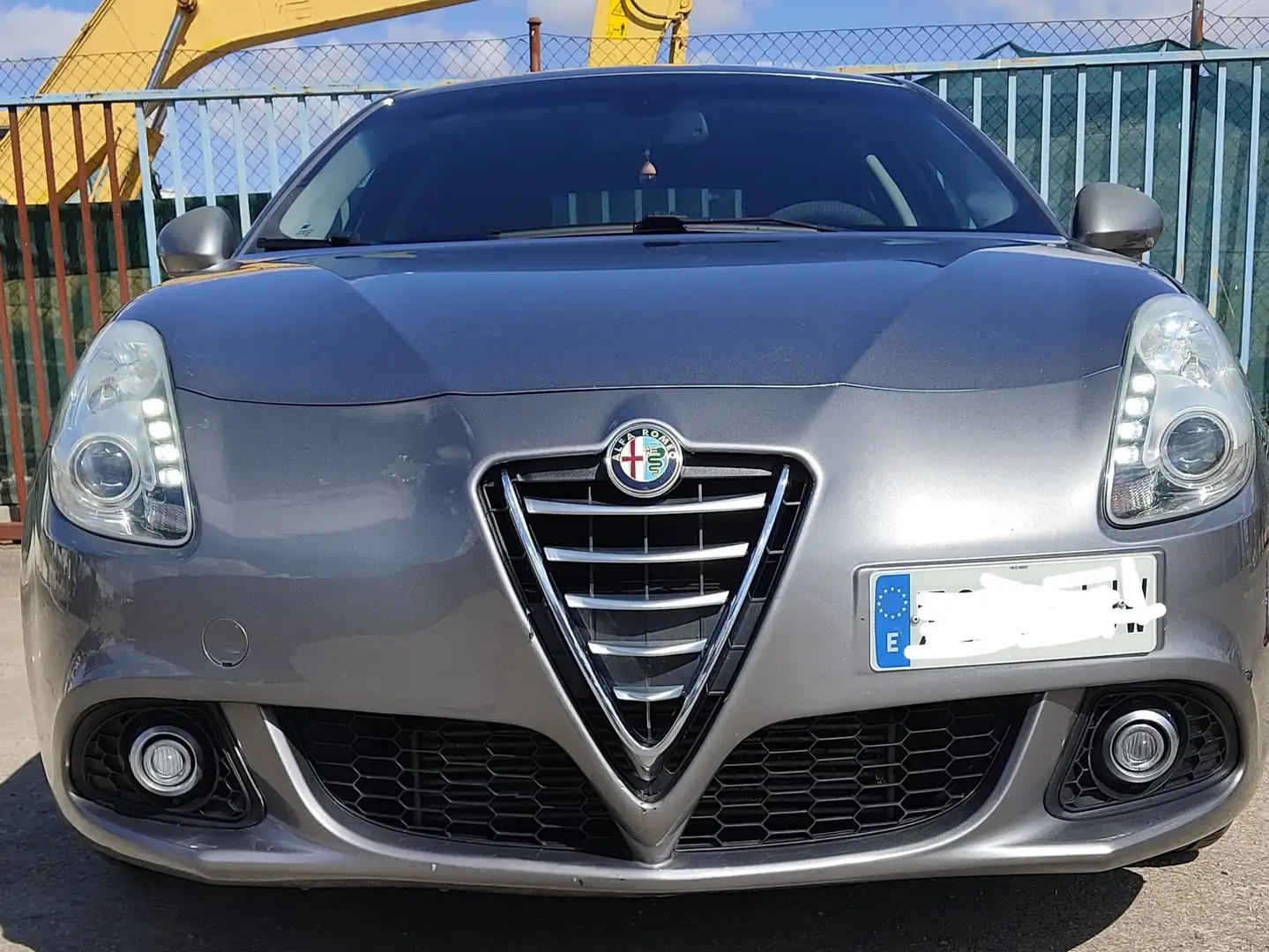 Alfa Romeo Giulietta 1.6JTDm Distinctive Plateado - 1