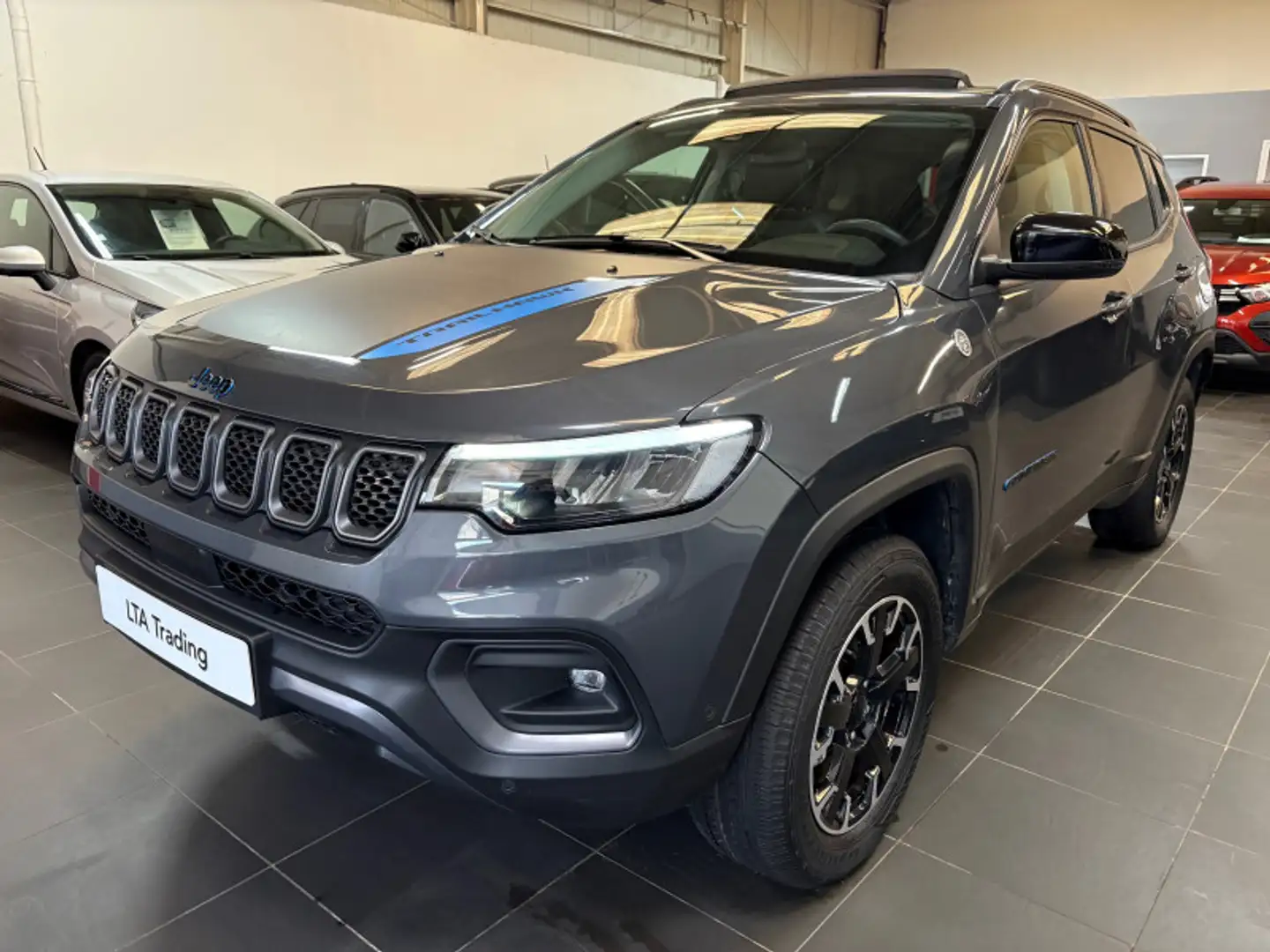 Jeep Compass 1.3 TURBO T4 240CH PHEV 4XE TRAILHAWK AT6 EAWD Grigio - 1