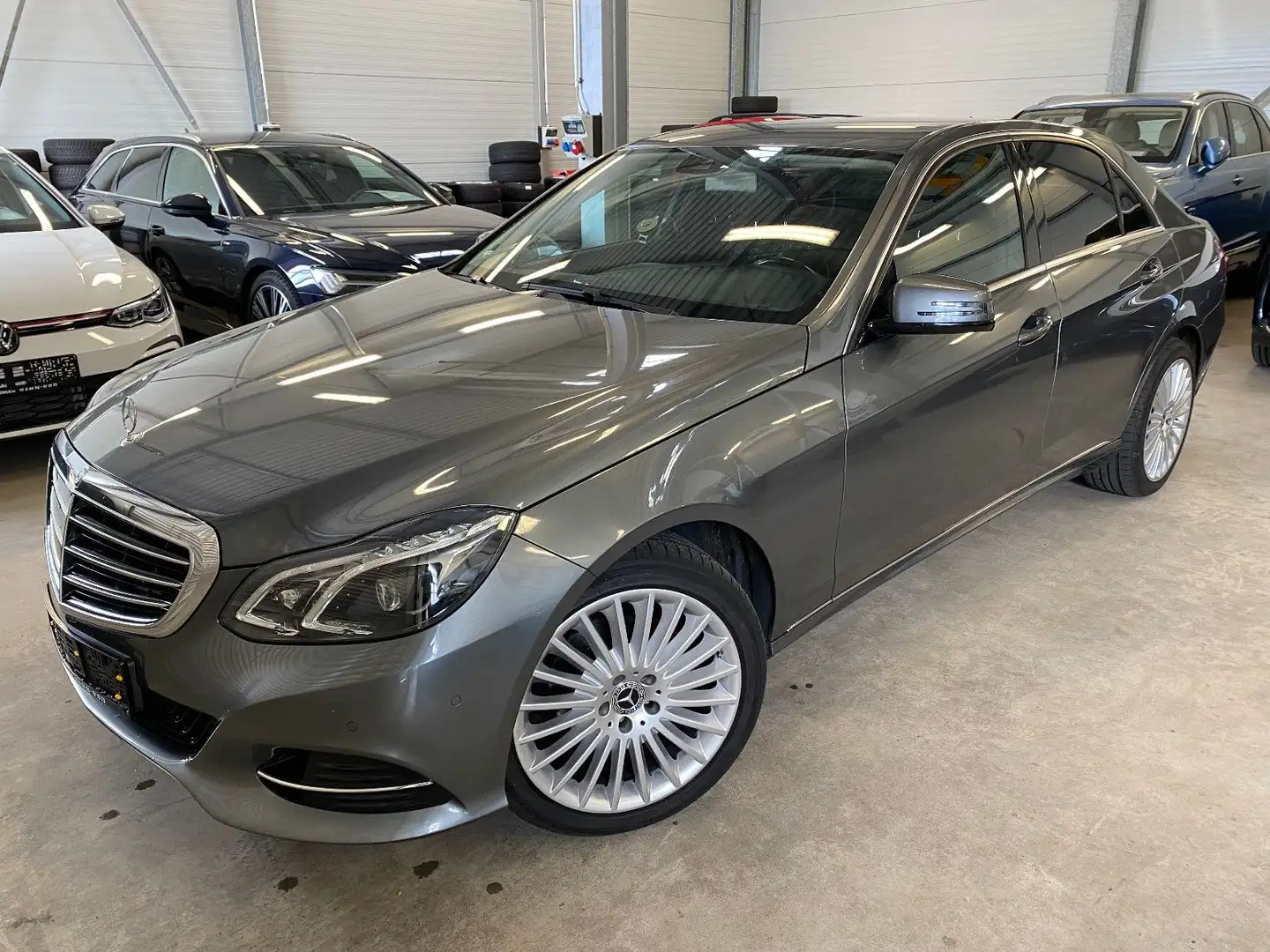 Mercedes-Benz E 200 CDI BlueTec Elegance Aut GRA Navi LED PDC Сірий - 1