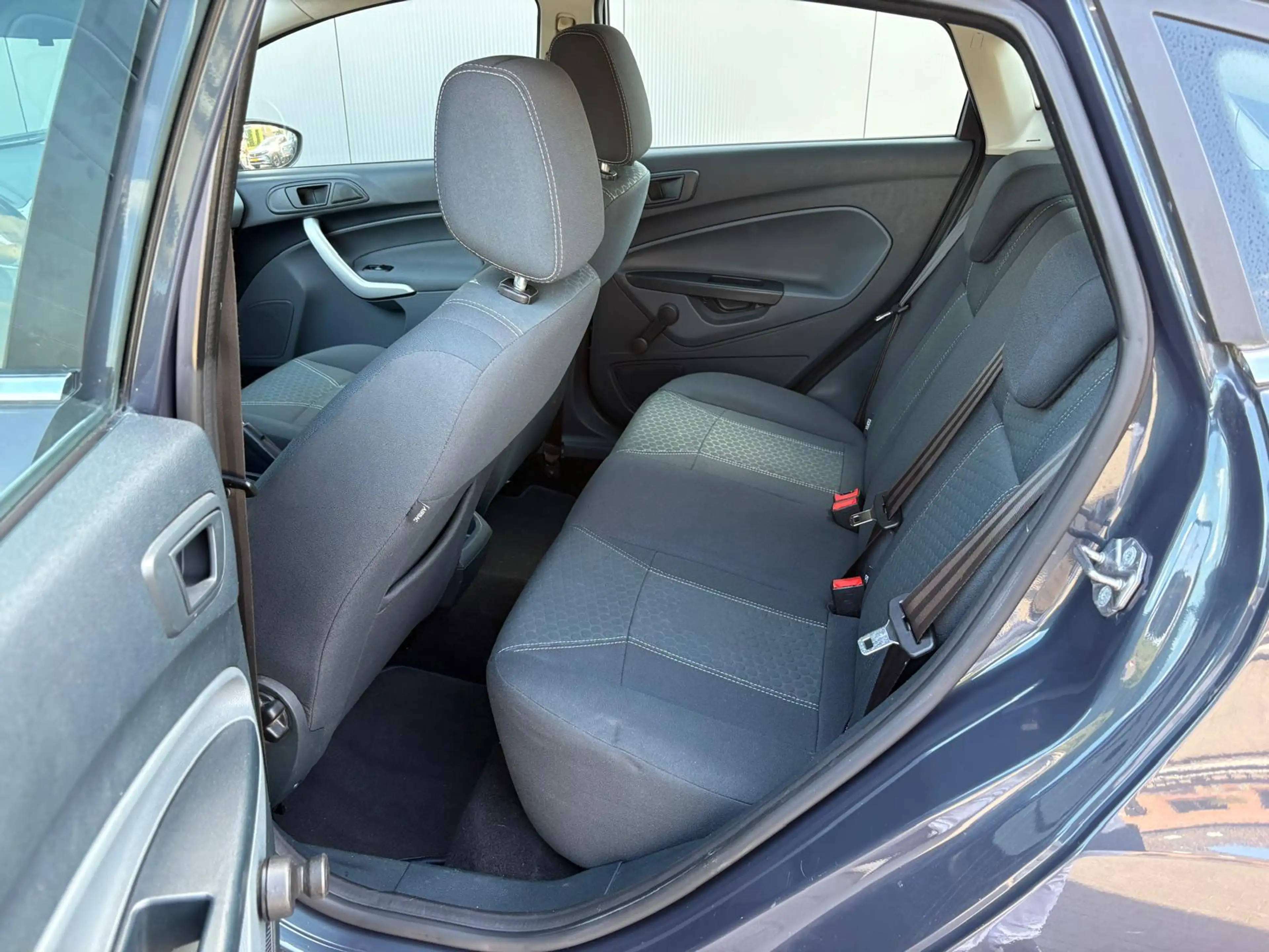 Ford Fiesta 1.6 16v 120PK Titanium Airco/Trekhaak/Elektrisch-p — photo 9