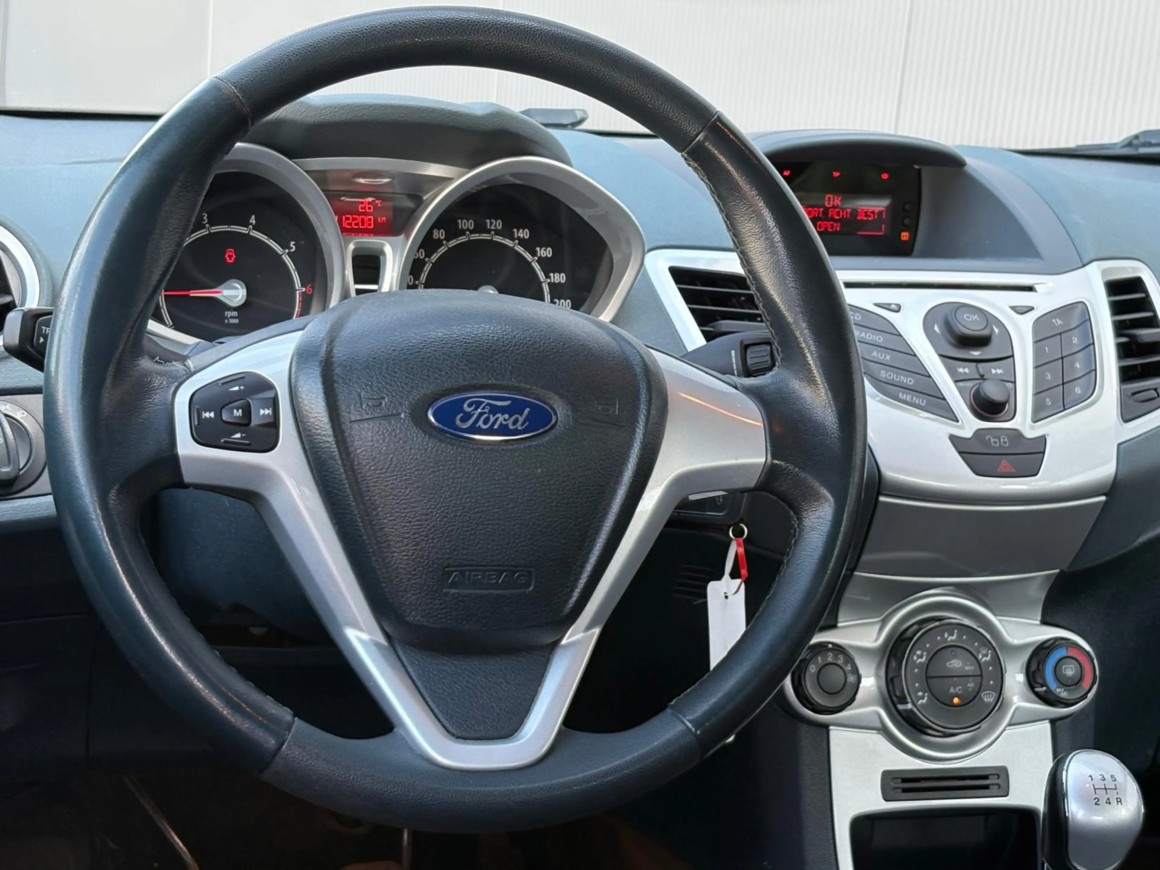 Ford Fiesta 1.6 16v 120PK Titanium Airco/Trekhaak/Elektrisch-p — photo 10