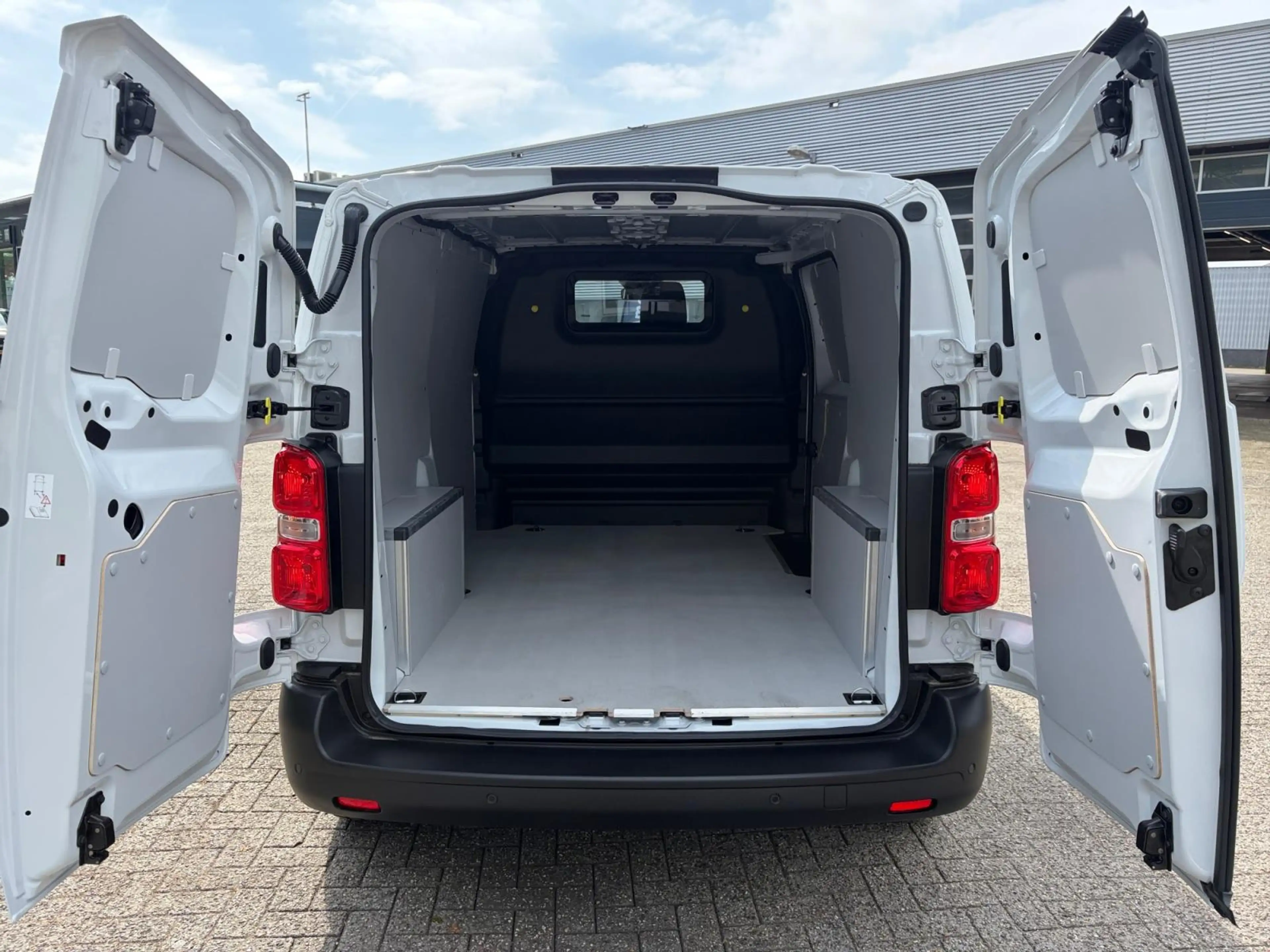 Peugeot e-Expert L2 75 kWh 136pk | 8 jaar garantie | 0% financial l — photo 15