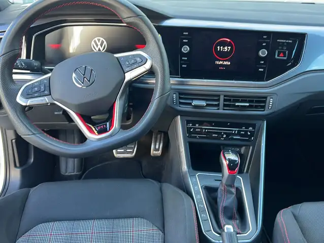 Volkswagen Polo view 3