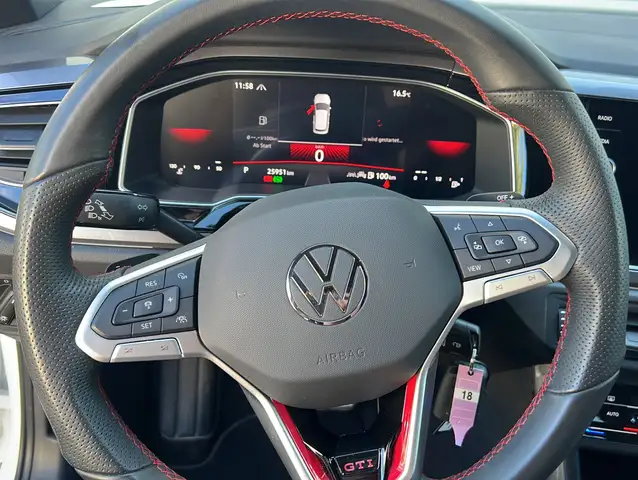 Volkswagen Polo view 12