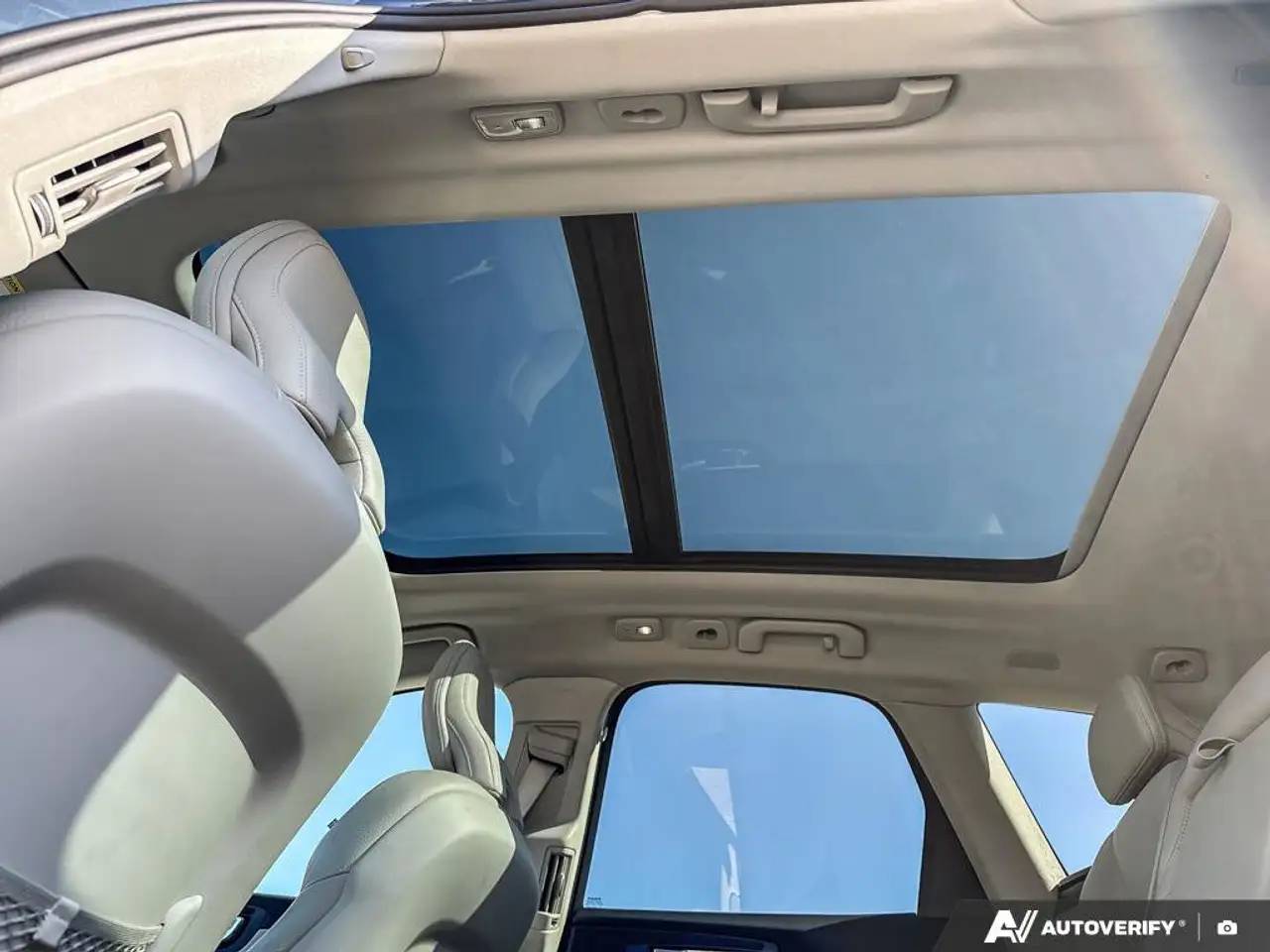 Volvo XC60 снимка Volvo XC60