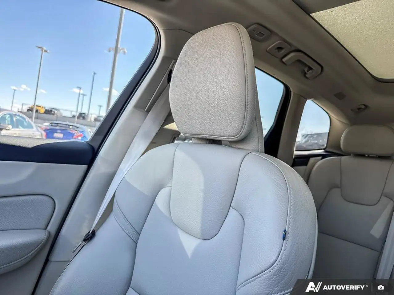 Volvo XC60 снимка Volvo XC60