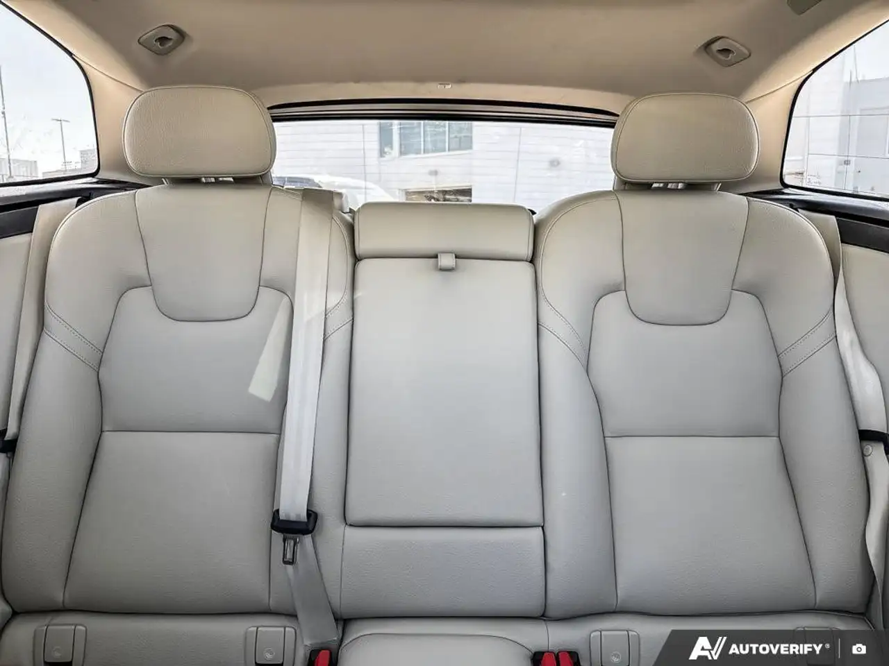 Volvo XC60 снимка Volvo XC60