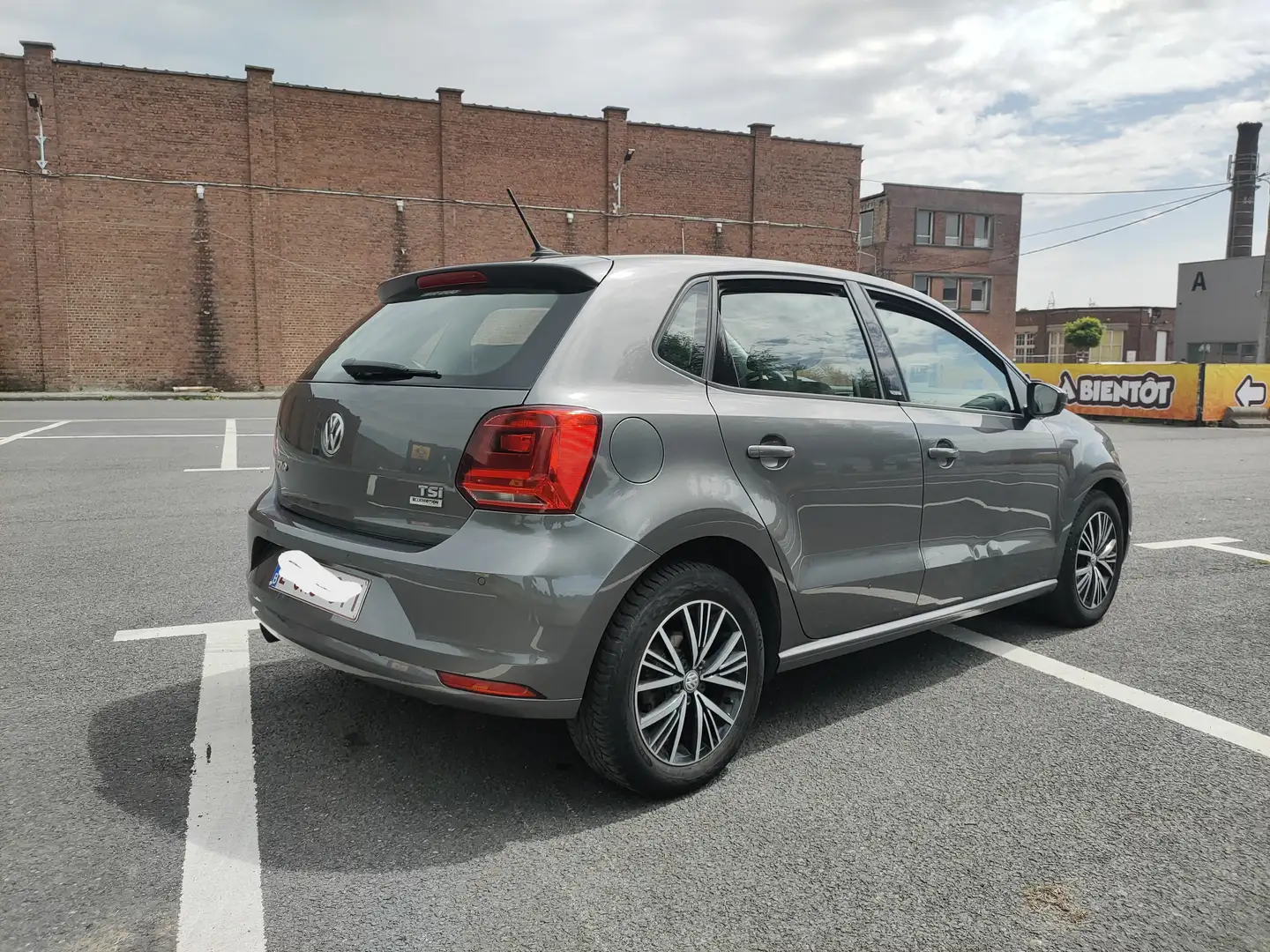 Volkswagen Polo Polo 1.2 TSI Comfortline BMT Grijs - 2