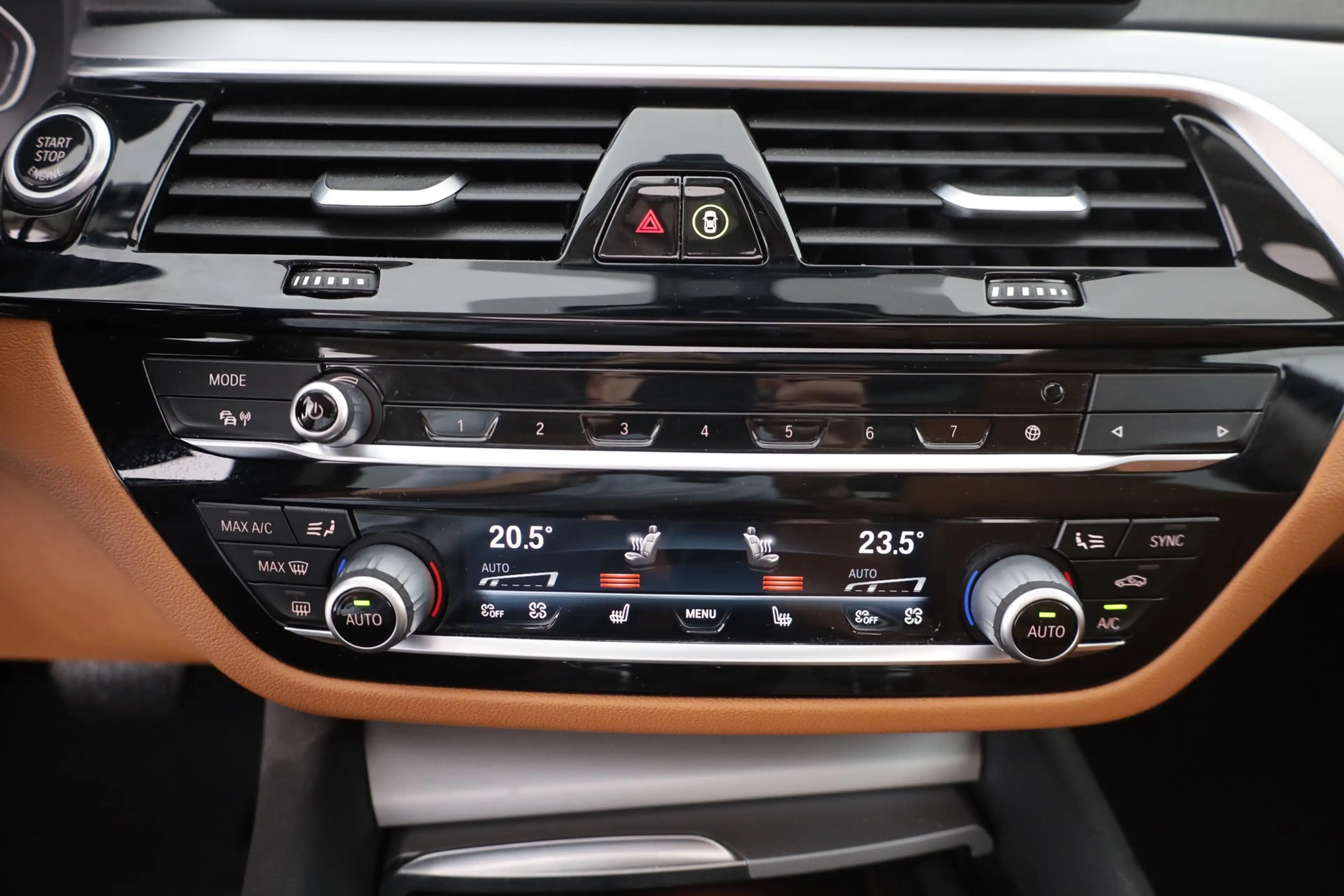 BMW 520 520i Luxury Line LED Navi Panorama Head-Up — photo 12