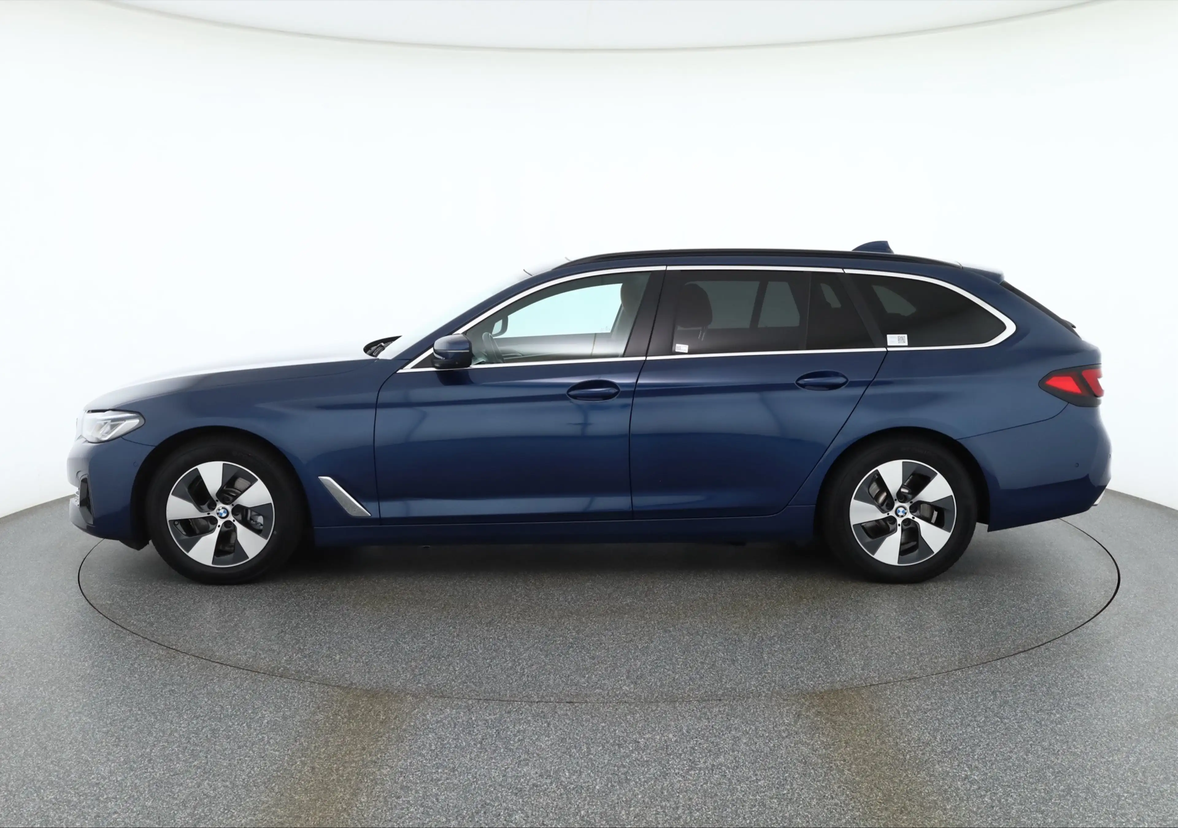 BMW 520 520i Luxury Line LED Navi Panorama Head-Up — photo 2