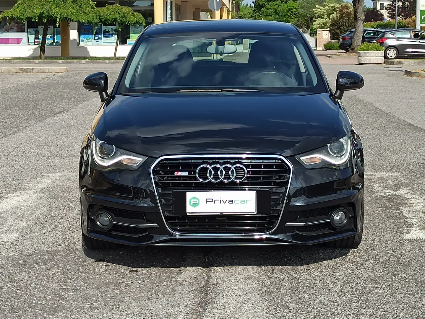 Audi A1 A1 I 2010 3p 1.6 tdi Attraction 105cv S LINE Nero - 2